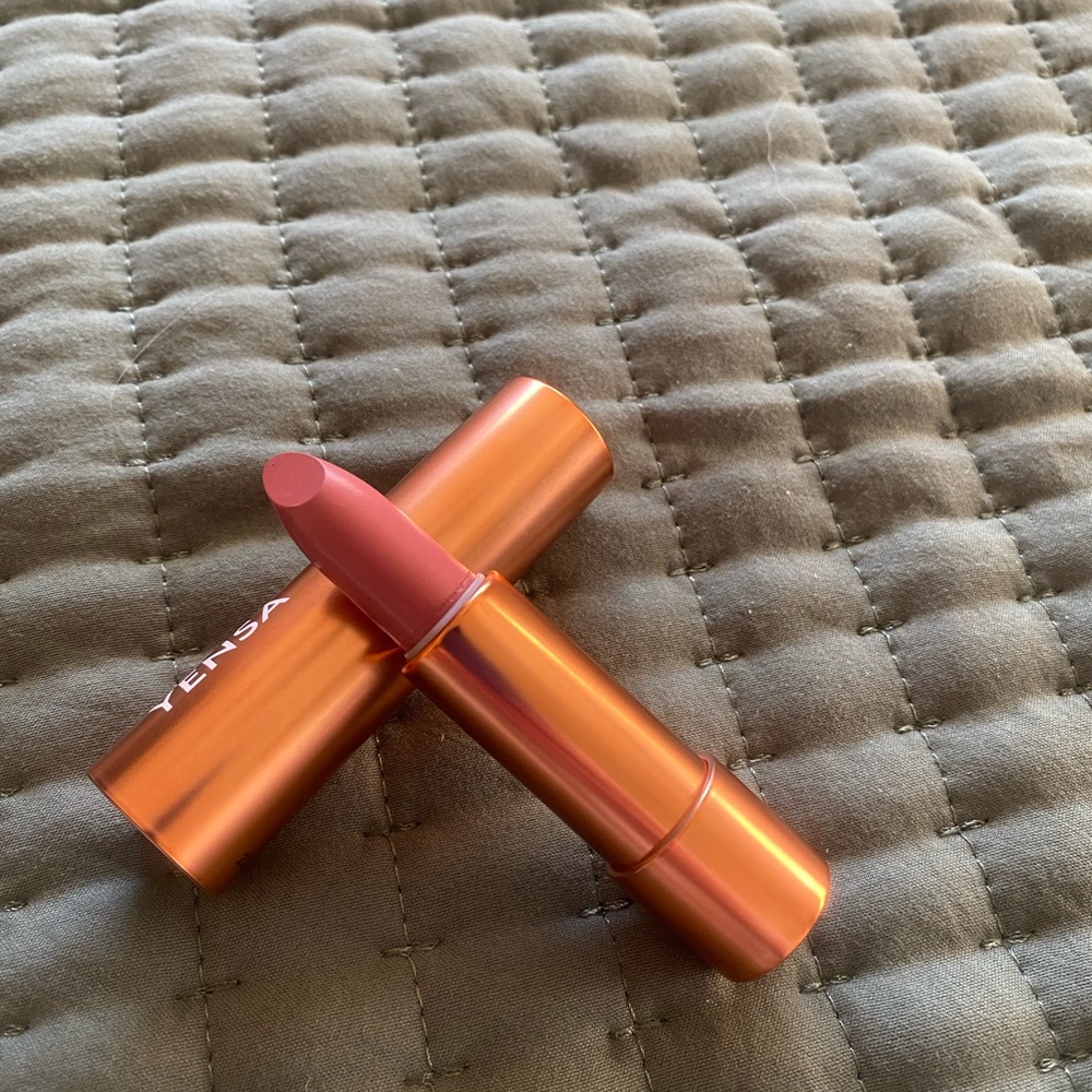 Yensa vibrant silk lipstick